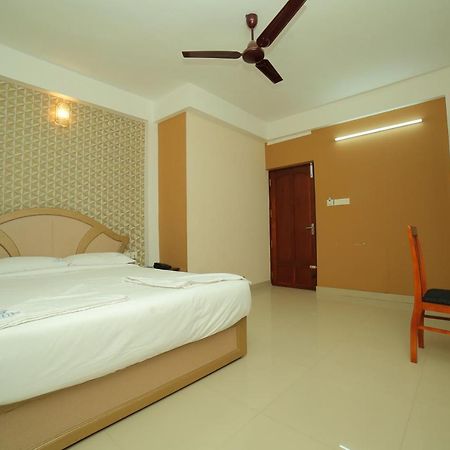 Hotel Falcon Thiruvananthapuram Exterior photo